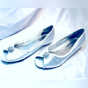❤️ Size 11 White diamond wedding flat dress shoes